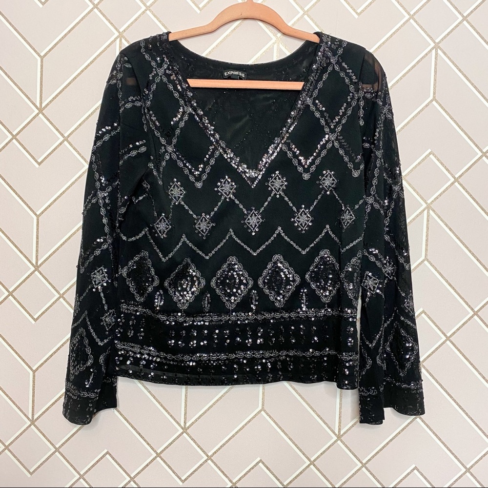 NWOT Express Black and Silver Sequin V Neck Blouse Small